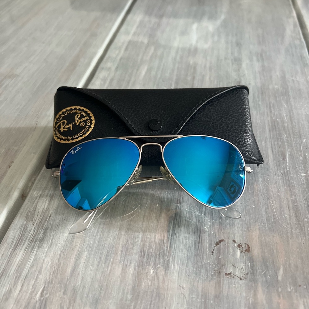 Ray-Ban Aviator Sunglasses with Vibrant Blue Lenses